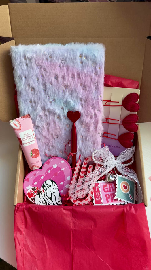 Love Notes Fluffy Gift Box